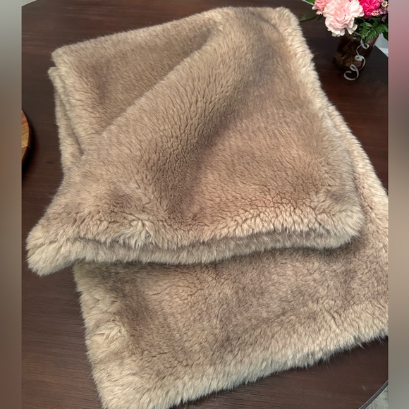 Pottery Barn mink faux fur body pillow cover - Picture 5 of 6